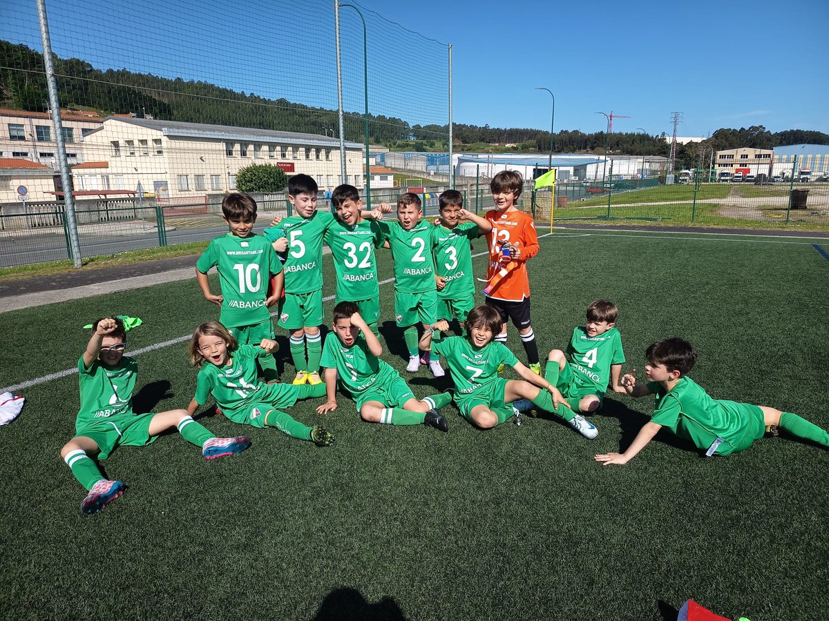 UralEspanol's tweet photo. #PrebenjaminA 4-0 @AtlArteixo
Clasificados para el Campeonato Gallego Fase Norte!!
Enhorabuena!!
#littlegreenmonster #somosverdes💚 https://t.co/FmzAGe8aB2