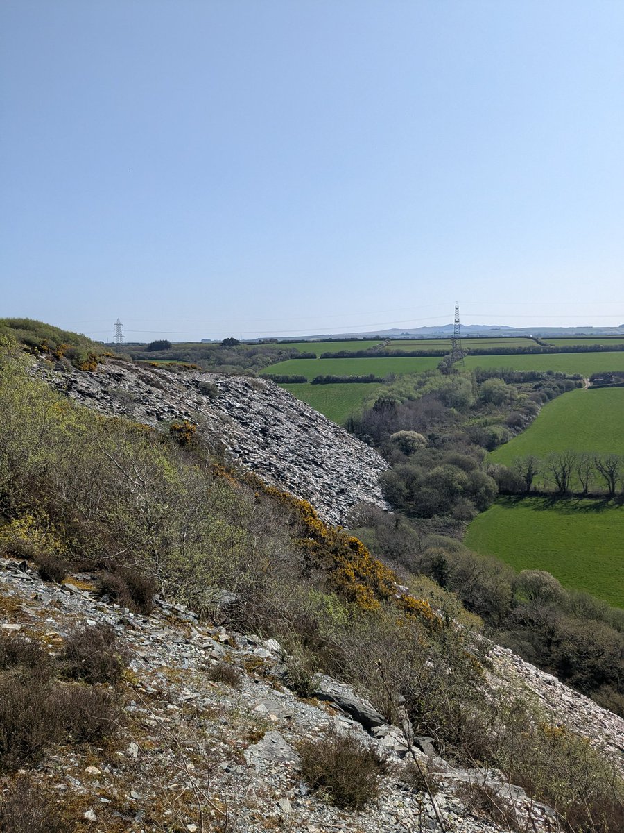 burngold's tweet photo. A different angle on #delabole quarry.
The waste rock of centuries of quarrying?
#Cornwall https://t.co/MtzHxEhmrZ