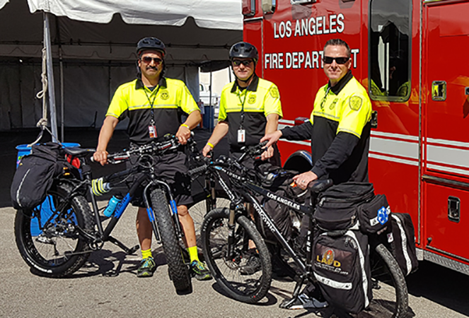 LAFDtalk's tweet photo. Your #LAFD paramedic cycle teams are out in force for #CicLAvia Sunday! Have fun, stay safe, and know we'll be there if you need us!

#bikemedic #firstaid #cycleteam #wearyourhelmet #losangeles @CicLAvia @LAFDcentral https://t.co/ZX0GjoEMl0