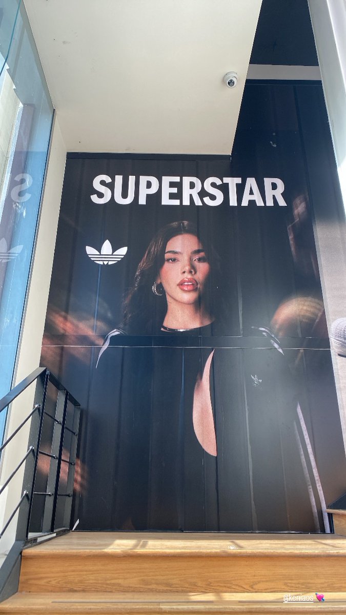 KeniaOsInfo_'s tweet image. Publicidad de KeniaOS para Adidas.