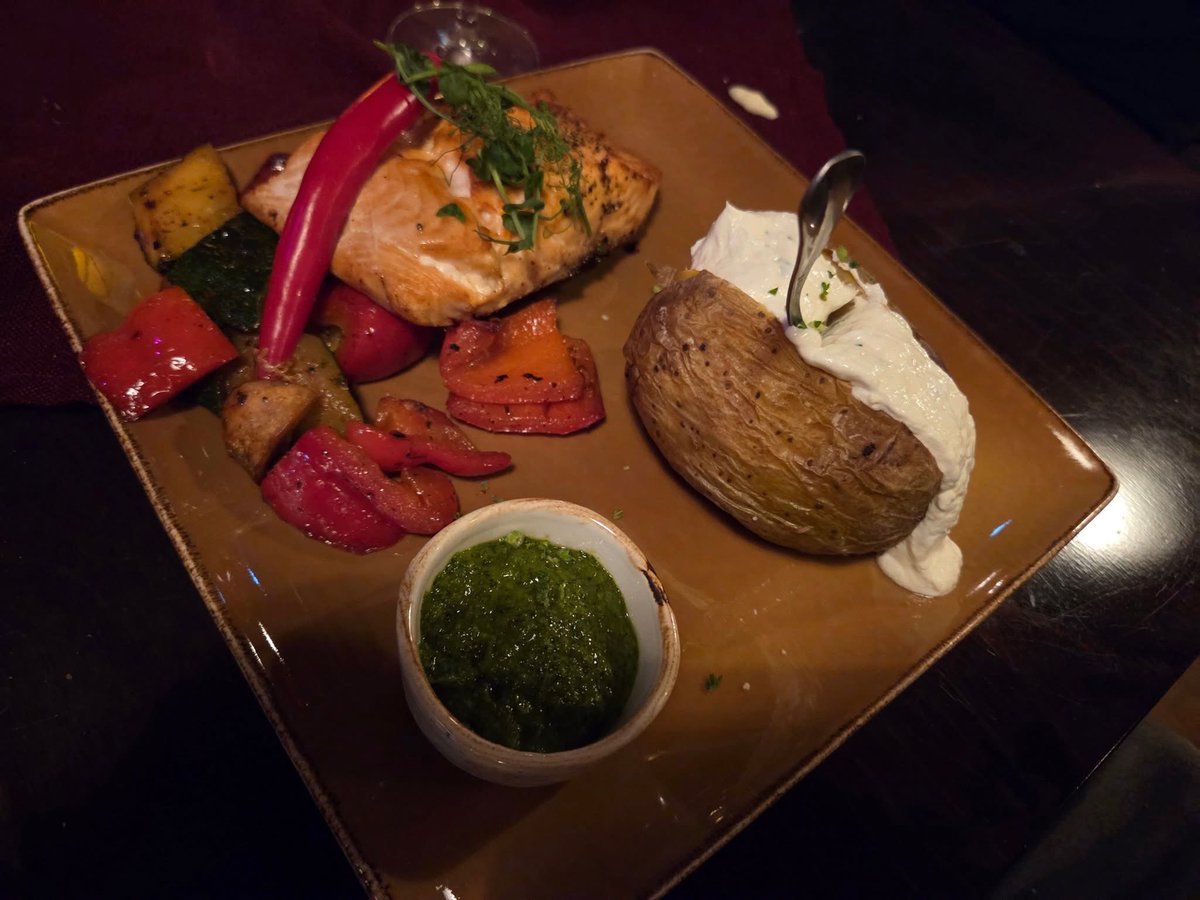 Silver Lake Saloon has been one of our absolute favourites for dining since it opened in 2010. This year, however, has seen a big menu overhaul and as a result many of the dishes have been replaced with much more expensive options.