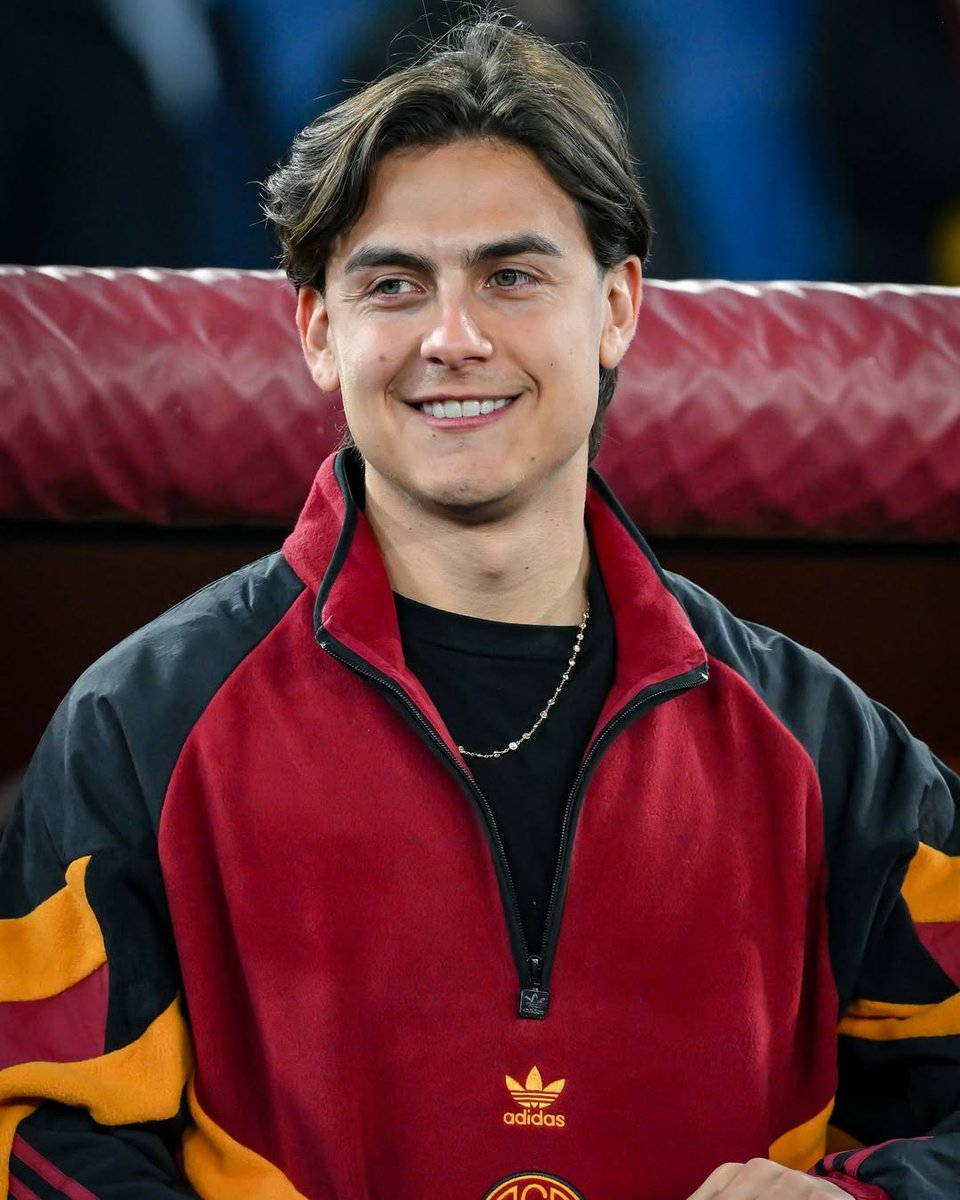 ディバラ👋 #ASローマ #RomaJuventus