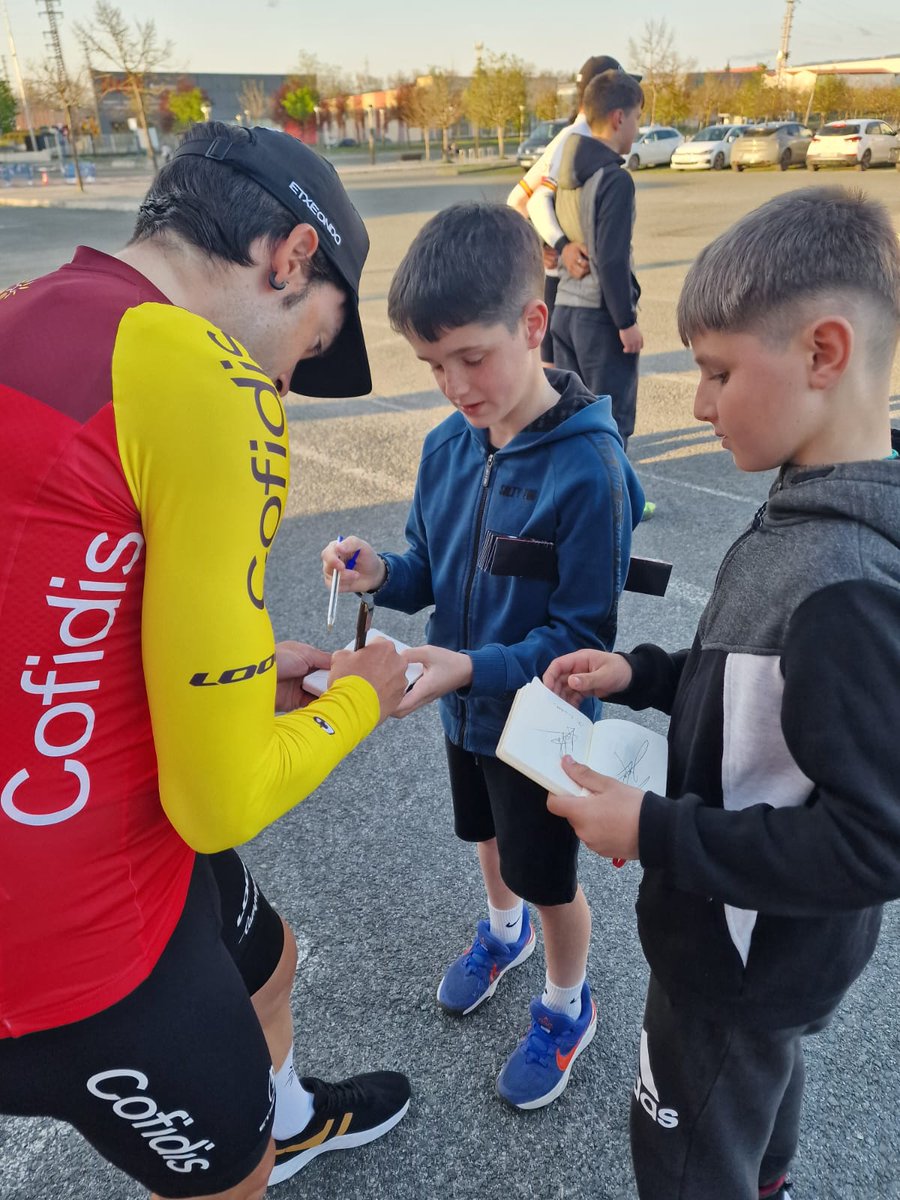 Présentation ✅️

Demain c'est le début du <a href="/ehitzulia/">Itzulia Basque Country</a> ! 🔥

📸 Antoine Grenapin