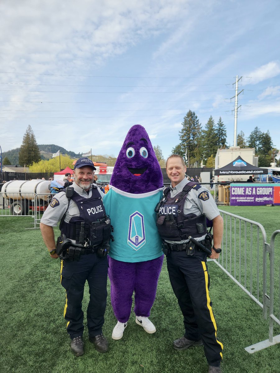 Go Trident🔱⚽️

Cpl. Brewer and Cst. Hall from our West Shore RCMP Community and Indigenous Policing Unit attended yesterday’s <a href="/Pacificfccpl/">Pacific FC</a> 2025 home opener at Starlight Stadium! 

Congrats PFC on the big 2-0 win!