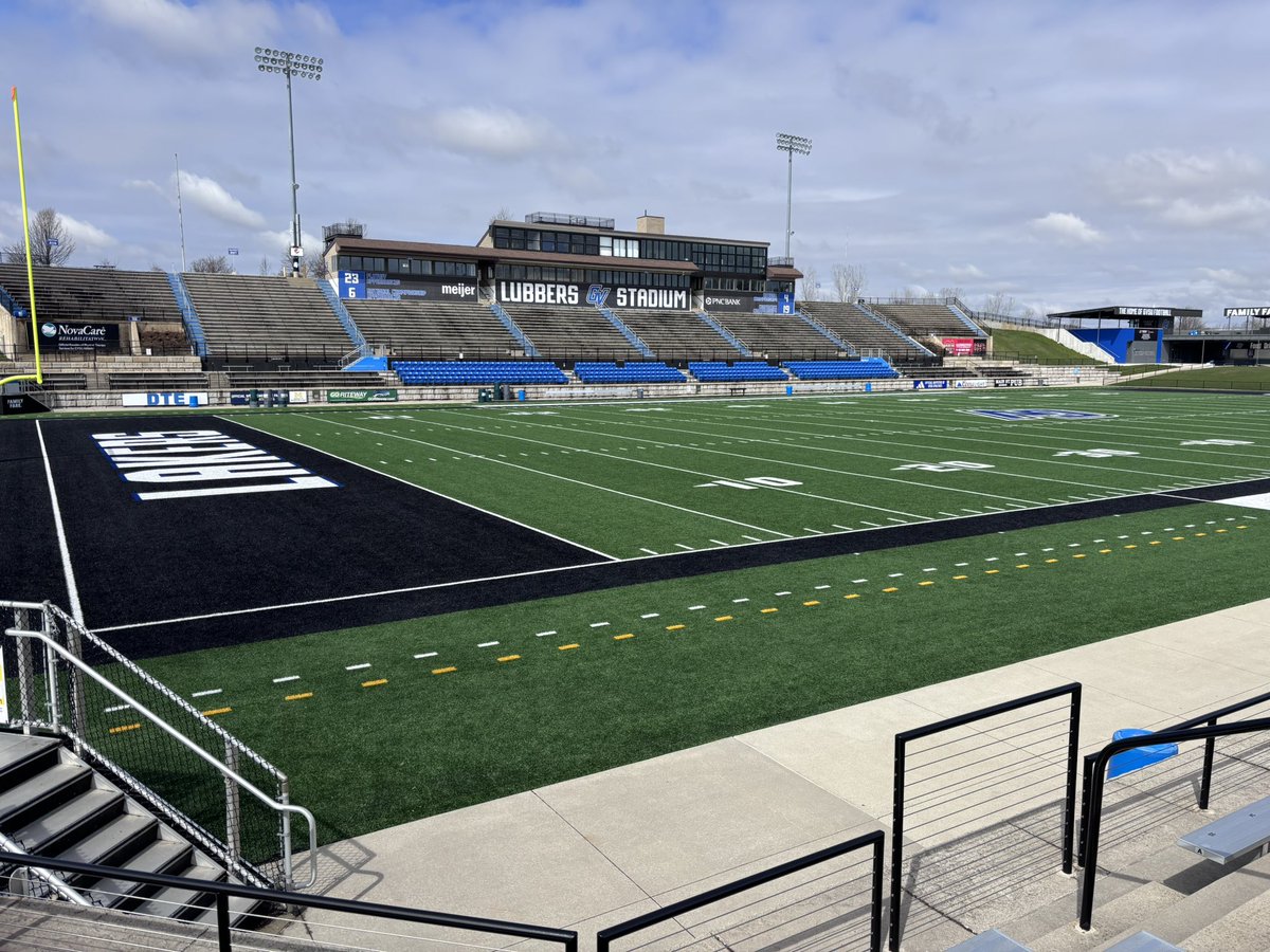 Cortney “CJ”Powell Jr✝️ 26” (@cortneypowell51) on Twitter photo had a great visit at <a href="/GVSU/">Grand Valley State</a> with coach <a href="/CoachMacCarruth/">🏈Coach Mac🏆</a> and <a href="/CoachWooster/">Scott Wooster</a> appreciate the staff and players can’t wait to be back to compete and dominate #golakers had a great visit at <a href="/GVSU/">Grand Valley State</a> with coach <a href="/CoachMacCarruth/">🏈Coach Mac🏆</a> and <a href="/CoachWooster/">Scott Wooster</a> appreciate the staff and players can’t wait to be back to compete and dominate #golakers