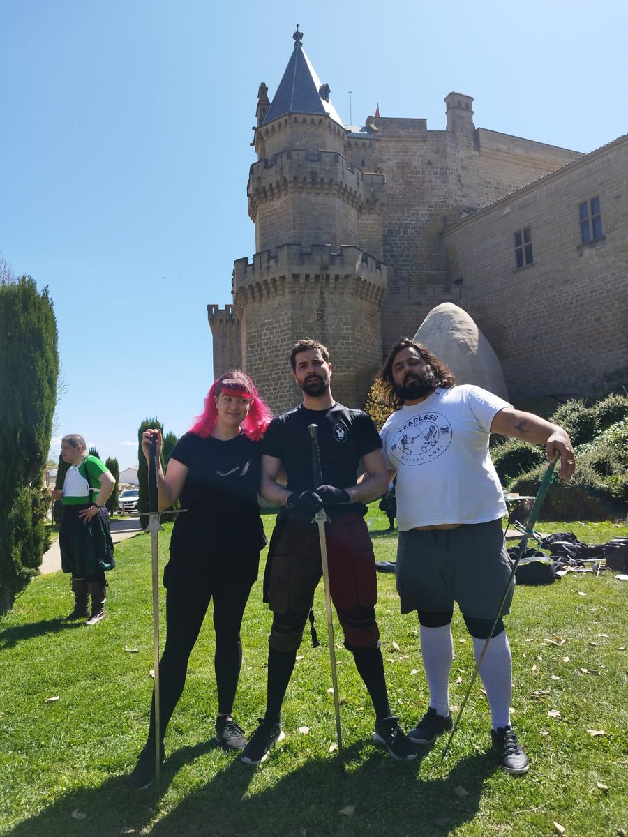 Hoy he hecho esgrima en el castillo de Olite simplemente peak