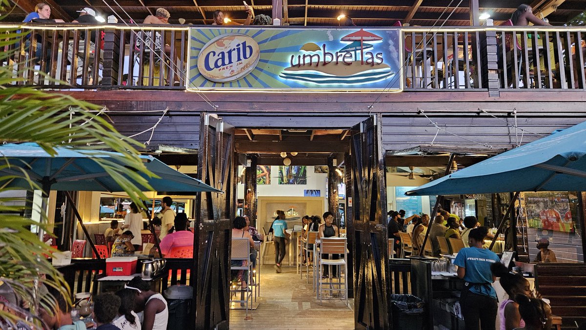 Beach Bar Bums 🍹🌞🌴🍍 tweet media