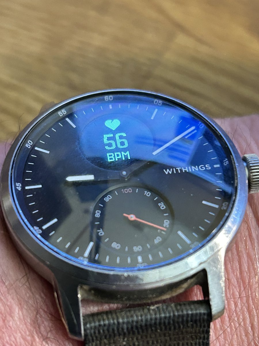 dtabken's tweet image. Es gibt ja Menschen, für die ist "Großstadt" und der Trubel das Höchste. 
Das bin aber halt nicht ich. Ich merke jeden Tag, wie gut mir die Ruhe tut. 
Dieses Gefühl genieße ich völlig schamlos 😉
... und meine "Schlau-wie-Sau-Armbanduhr"  bestätigt mir, dass ich hier richtig bin