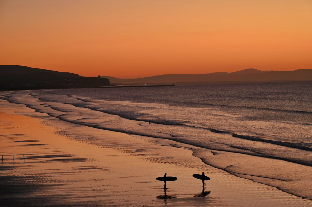 Sunset at Portstewart yesterday!
<a href="/Louise_utv/">Louise Small</a>  <a href="/WeatherCee/">Cecilia Daly</a> <a href="/ThePhotoHour/">#ThePhotoHour</a> <a href="/StormHour/">#StormHour</a> <a href="/organicbotanic/">Sue McBean - @organicbotanic.bsky.social</a> <a href="/DiscoverNI/">Northern Ireland</a> <a href="/NationalTrustNI/">National Trust NI</a> <a href="/LoveBallymena/">Love Ballymena</a> <a href="/VisitCauseway/">Visit Causeway Coast & Glens</a>