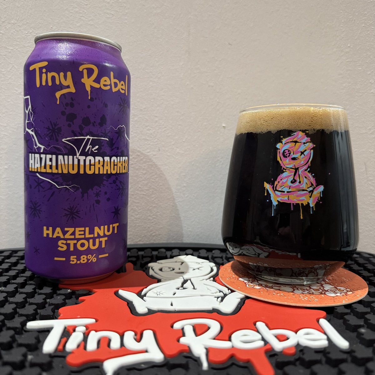 mattsdrinkdiary's tweet photo. Tiny Rebel ‘The Hazelnutcracker’, 5.8% milk stout.

Normal ABV (5.8%), dark (40 SRM), low bitterness. https://t.co/ewFSaUFLEy