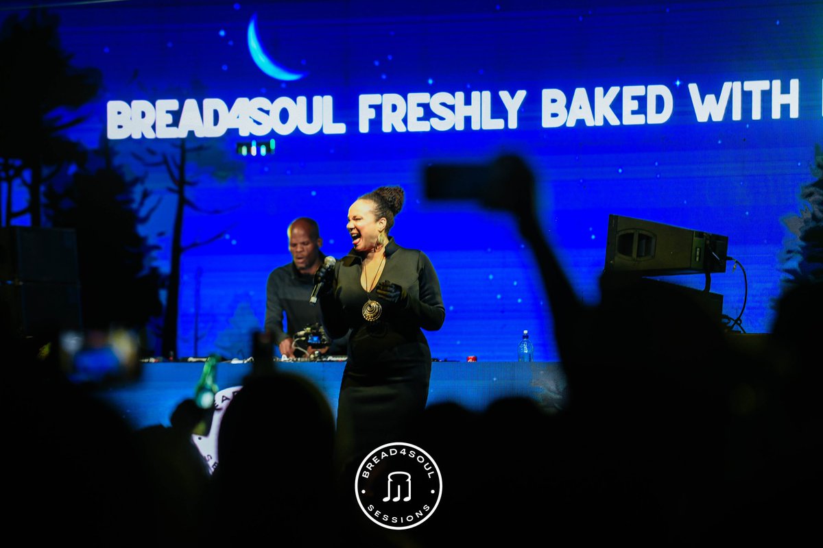 SirLSG_SA's tweet photo. Much love to all the BreadWinners who came out, 1st Bread4Soul Sessions in Jozi for 2025 was pure magic. Rea leboga 🙏🏿 https://t.co/LiGngm9YH5
