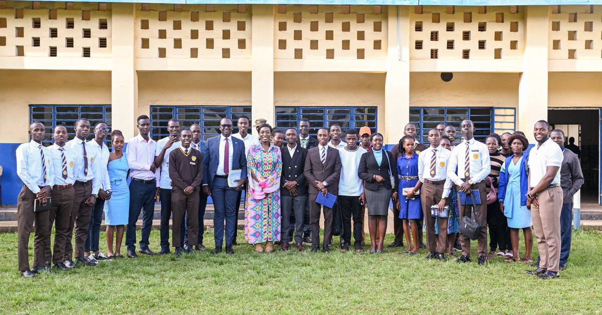Anti Corruption Unit - State House Uganda (@antigraft_sh) on Twitter photo Earlier today, Mr Eroku Stanley, a senior officer at <a href="/AntiGraft_SH/">Anti Corruption Unit - State House Uganda</a>, on behalf of the Head of Unit, Brig Gen Henry Isoke made a presentation as the Guest of Honour at a youth symposium bringing together student leaders in greater Masaka under the theme “Empowering Voices: Youth Earlier today, Mr Eroku Stanley, a senior officer at <a href="/AntiGraft_SH/">Anti Corruption Unit - State House Uganda</a>, on behalf of the Head of Unit, Brig Gen Henry Isoke made a presentation as the Guest of Honour at a youth symposium bringing together student leaders in greater Masaka under the theme “Empowering Voices: Youth