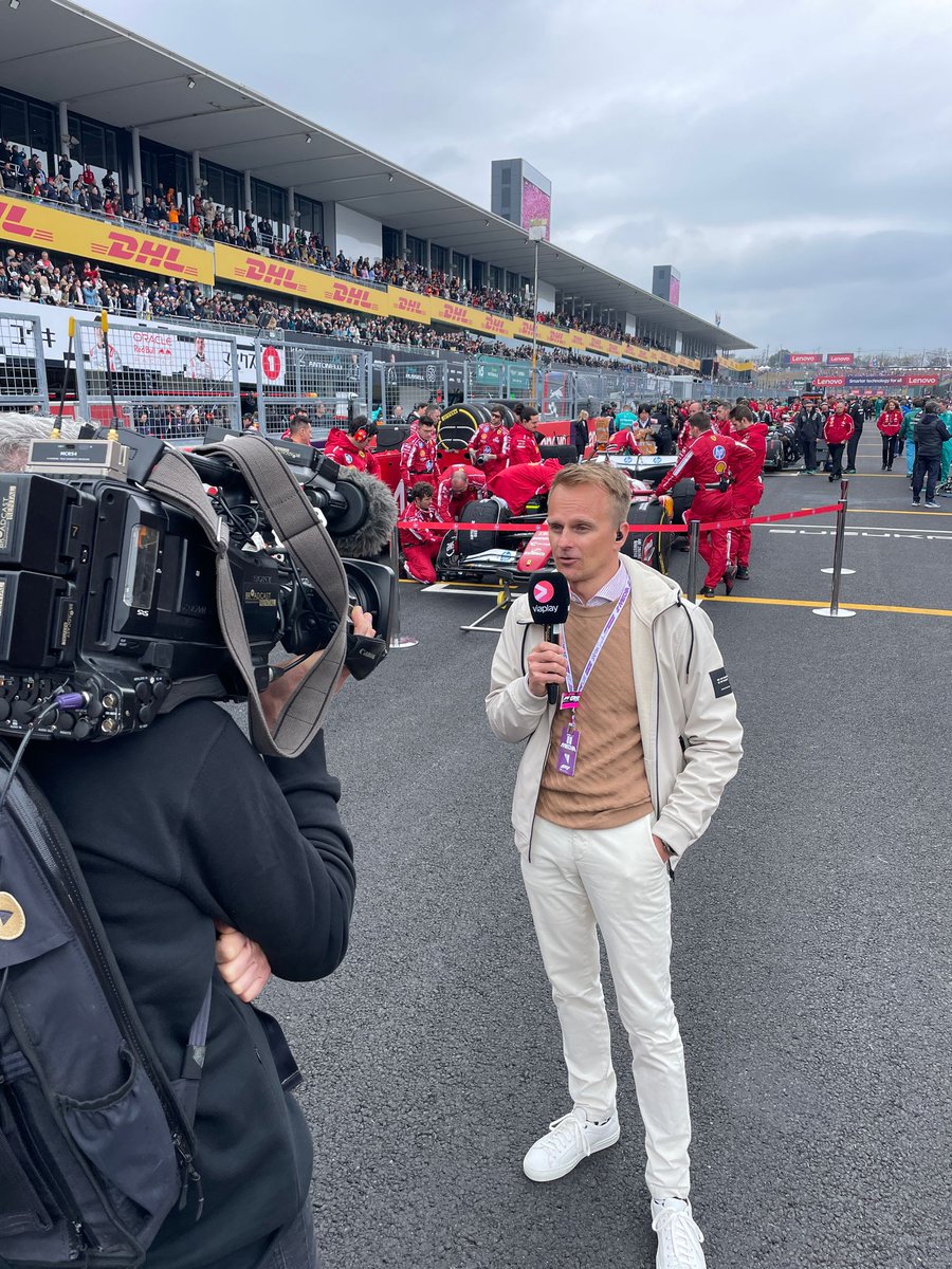 H_Kovalainen's tweet image. It was great to be back in the F1 paddock again with Viaplay Broadcasting team! And what a weekend it was from qualifying to the race - Max vs. the McLarens was great to watch, and Suzuka is a spectacular venue for the current F1 cars 👊🏻👊🏻
📸 Wil Lange @linneamagnholt
#f1…