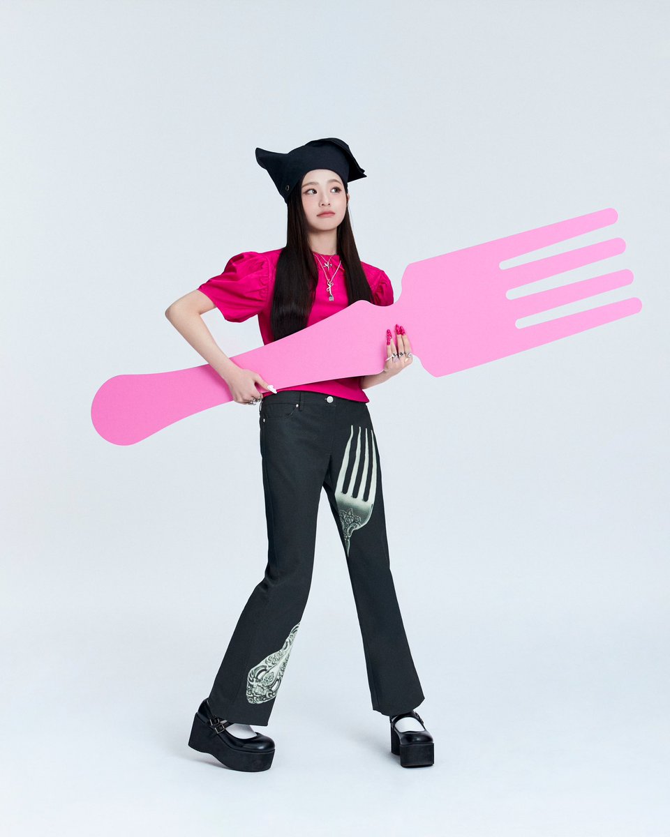 UNIS_offcl's tweet photo. UNIS 2nd Mini Album [SWICY]
Concept Photo SWICY Cook Ver.

#SEOWON #임서원

Album Release
→ 2025.04.15. 6PM (KST)

#UNIS #유니스
#SWICY https://t.co/qAfsROkTQB