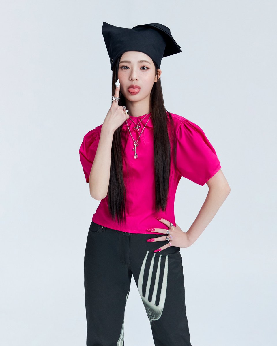 UNIS_offcl's tweet photo. UNIS 2nd Mini Album [SWICY]
Concept Photo SWICY Cook Ver.

#SEOWON #임서원

Album Release
→ 2025.04.15. 6PM (KST)

#UNIS #유니스
#SWICY https://t.co/qAfsROkTQB