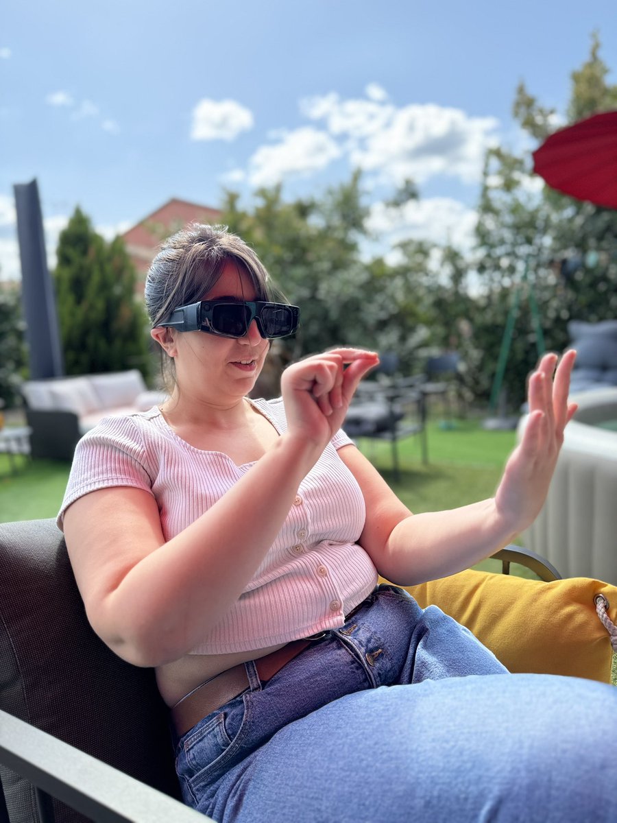 AndyFidel_'s tweet image. Feel like this is gonna be my summer go-to. Easy to wear, easy to share ☀️🕶️ #spectacles