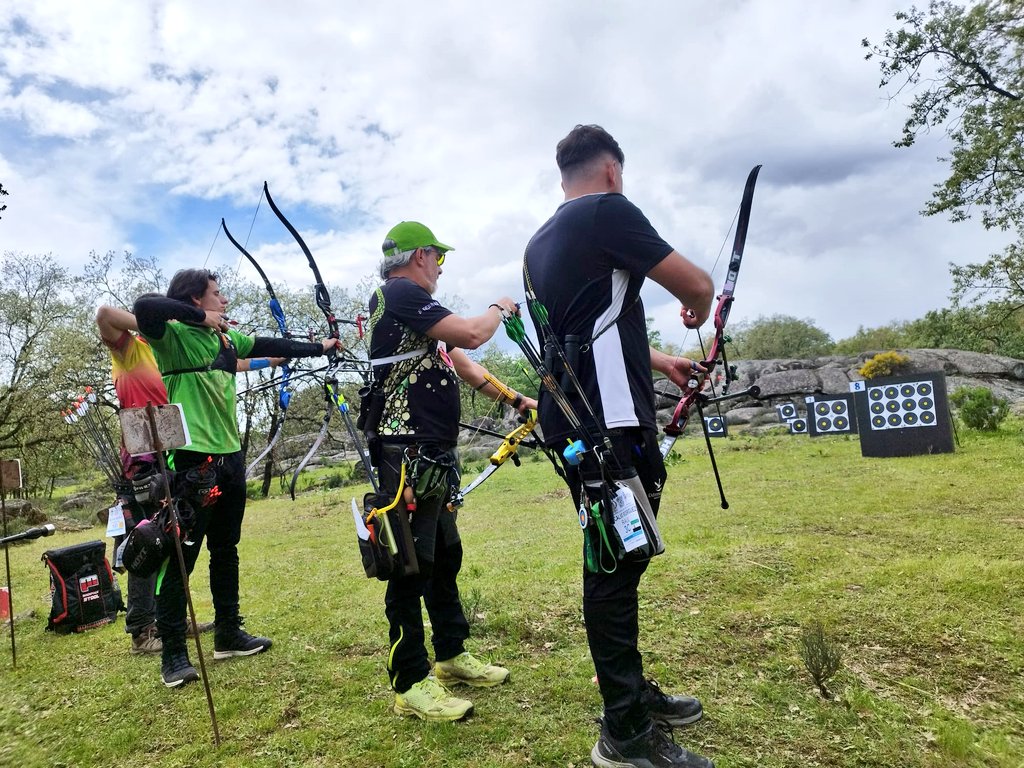 RFETA's tweet photo. #CampoGPJarandilla25

Resultados de las finales por las medallas en ARCO RECURVO:

🥇ORO
63 Francho Rufas ARA
61 Toni Roig BAL

63 María Vilchez MAD
50 Beatriz Gómez CLM

🥉BRONCE
57 Sergi Cebrián CAT
52 Adrián Maniscalco CLE

50 Naiara Aguado EXT
42 Elisabeth Luengo PVA

👏🏻👏🏻👏🏻 https://t.co/d02TOPIMgr
