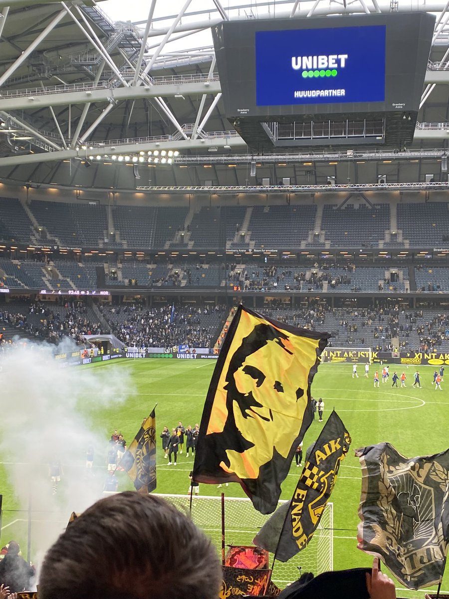 AlvaRenstrom's tweet photo. 🍻🖤💛 https://t.co/C7POk7moD8