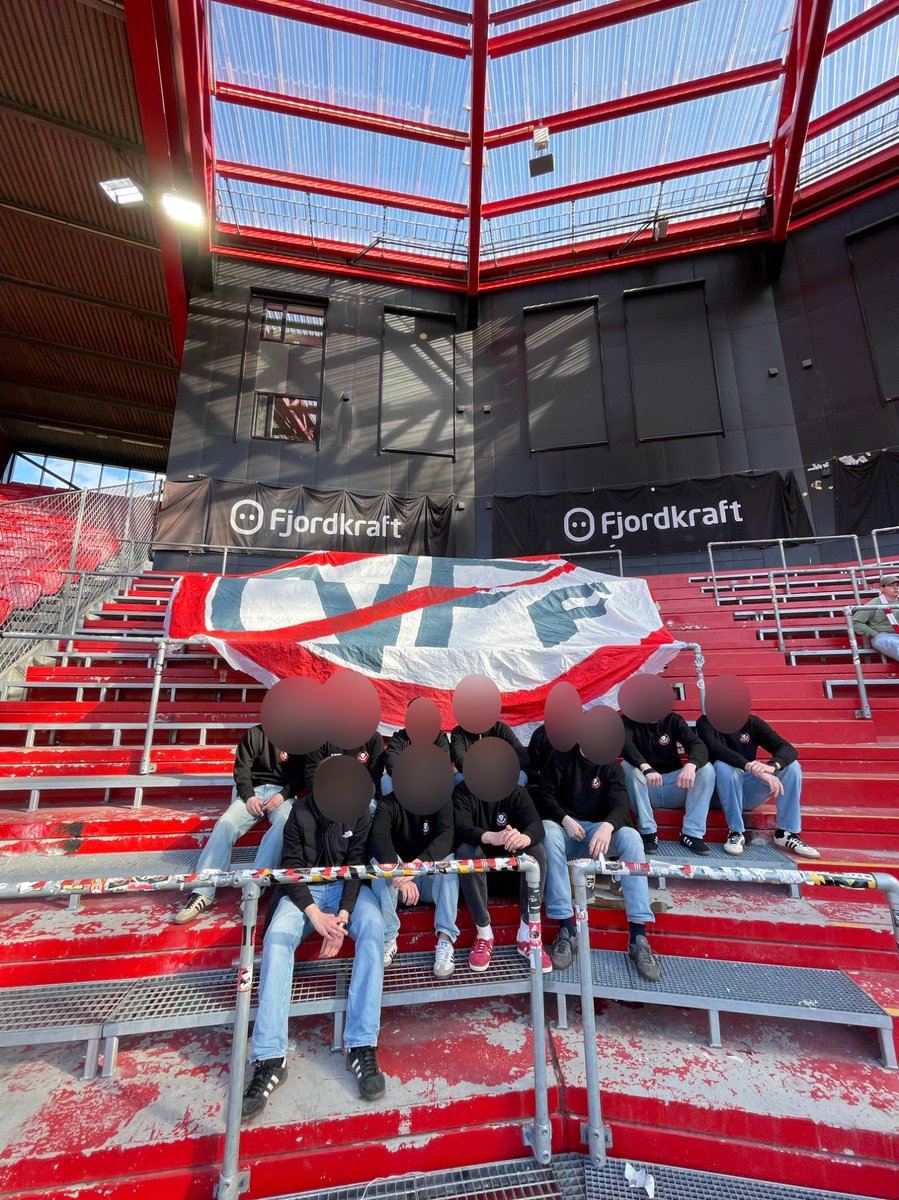 Brann (b). Elske VAR og NFF