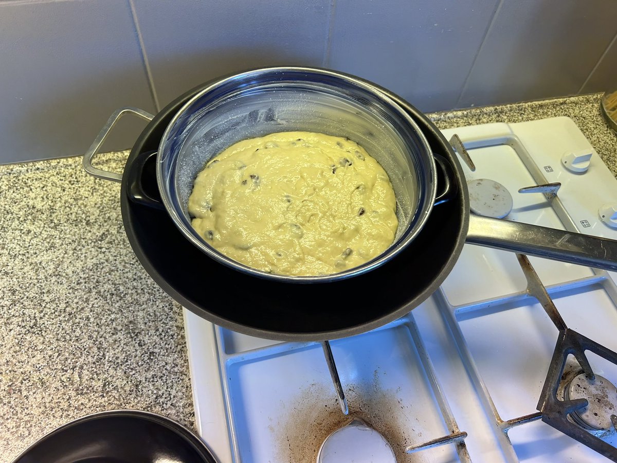 Glijn1's tweet photo. Een #poffert of #ketelkoek of #broeder geef het een naam! https://t.co/mRTugLEDAE