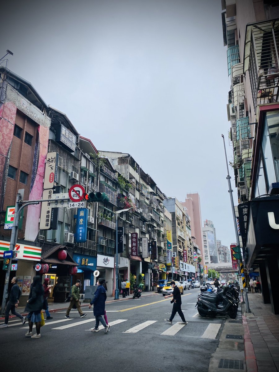 223440's tweet photo. 台北、街の風景。 https://t.co/kV3oP3cHUv