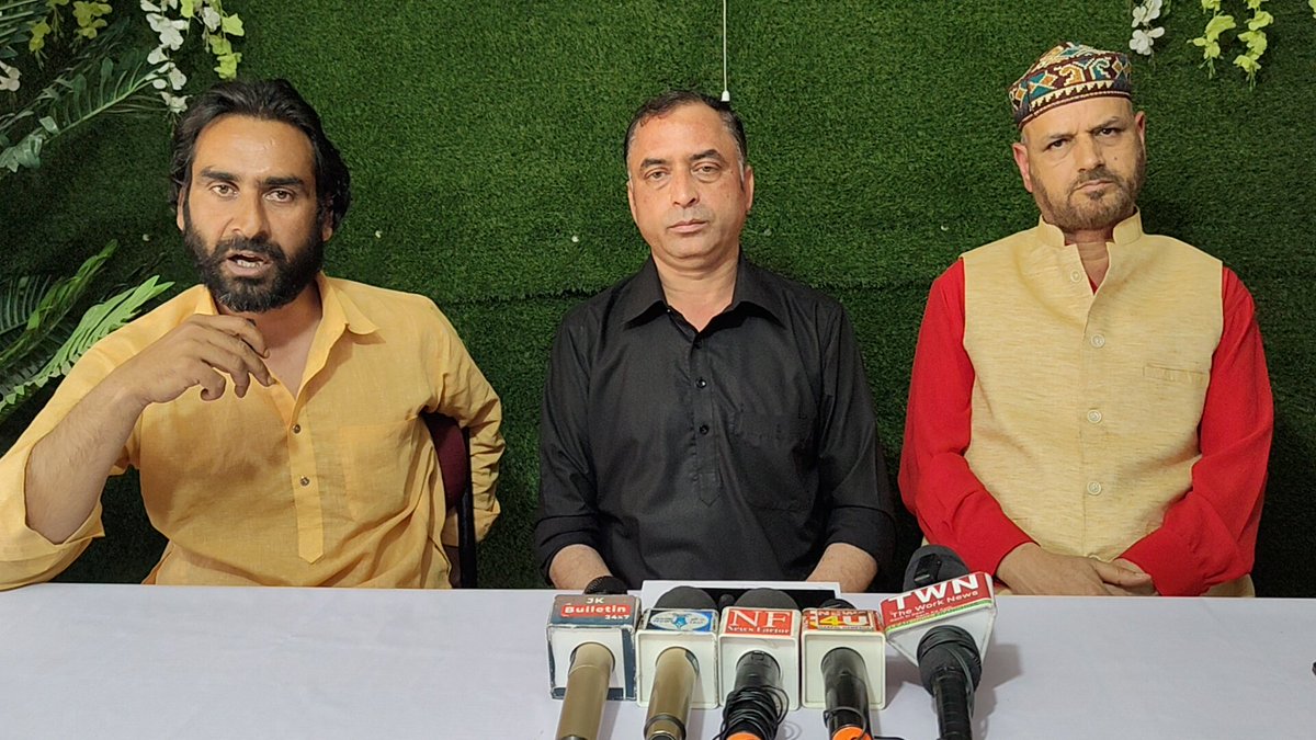 aapkasafeer's tweet image. 1st recruitment in UT after abrogation of 370 was of Panchayat accounts assistants in a transparent manner.Fours years passed but neither service rules nor career progression issue resolved. Honourable 
@AmitShah
@manojsinha_
@OmarAbdullah
@OfficeOfLGJandK
@CM_JnK requested for…