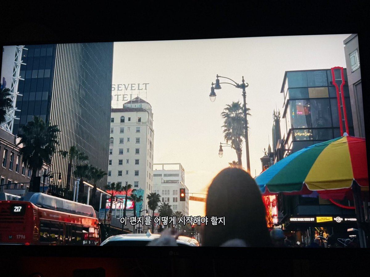 <메릴스트립프로젝트> 봄
“여기 오기까지 정말 많은 일들이 있었거든요”
집요하고 분명한 화법인데도 너무 괴짜같아서 끌리는 영화였다;; (감독에 대한 내 인상이기도 하다) 긴 시간 기다린 보람이 있었고 당연히 극장 개봉하면 다시 볼 것 같다 아니 많은 사람들과 (특히 트친들과) 꼭 같이 보고싶다