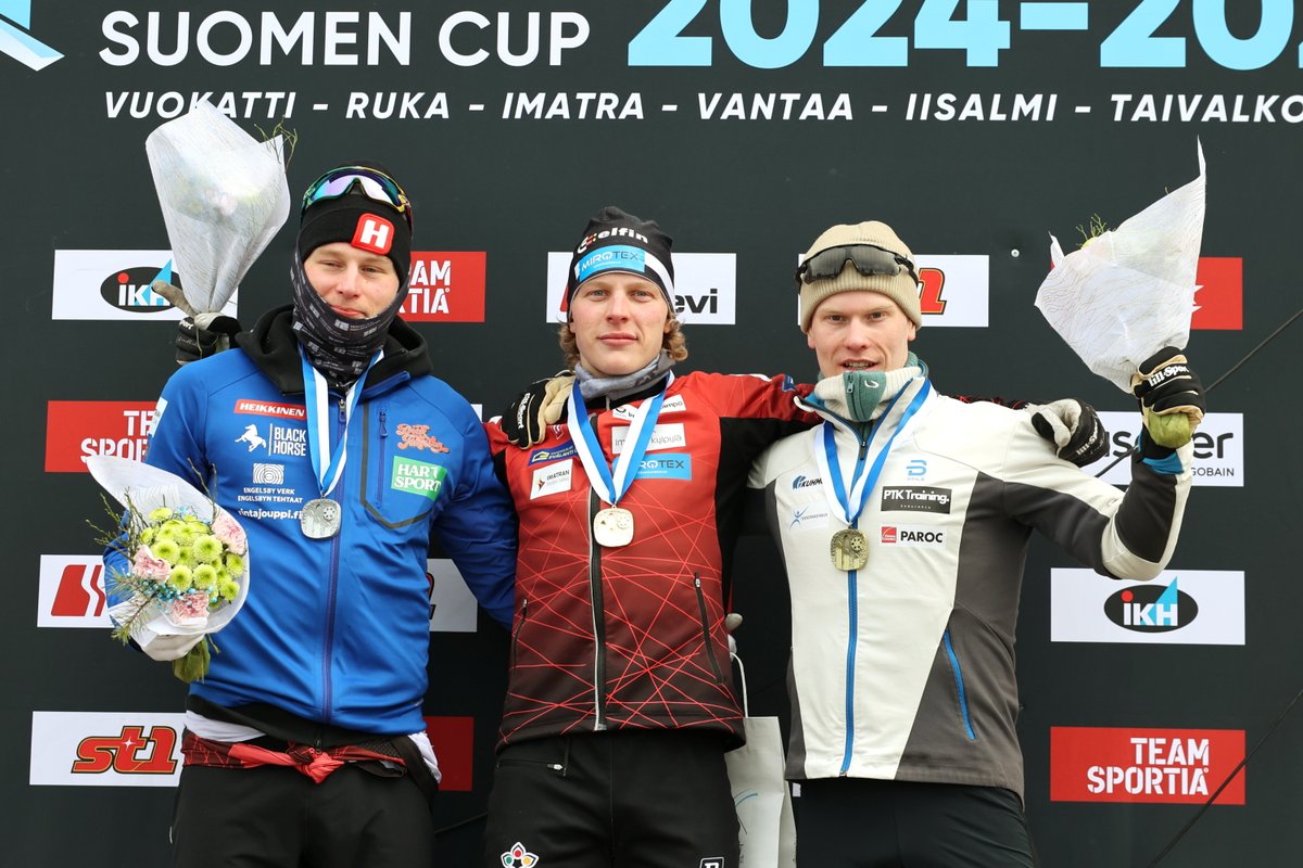 Miro Karppanen tykitti kuninkuusmatkan mestaruuteen! 🥵🔥

🥇 Miro Karppanen
🥈 Remi Lindholm
🥉 Petteri Koivisto
📁 hiihtoliitto.fi/wp-content/upl…

#hiihdonsuomencup #smhiihdot #näytönpaikka #hiihto