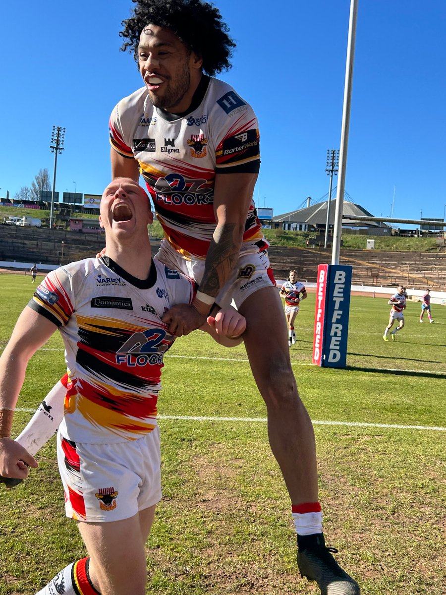 OfficialBullsRL's tweet image. HE’S A RUNNA HE’S A TRACKSTAR!!! 🏃💨💨💨💨🐂🫶🖤🧡❤️ #rugby #rlfc #coyb #bradfordbulls