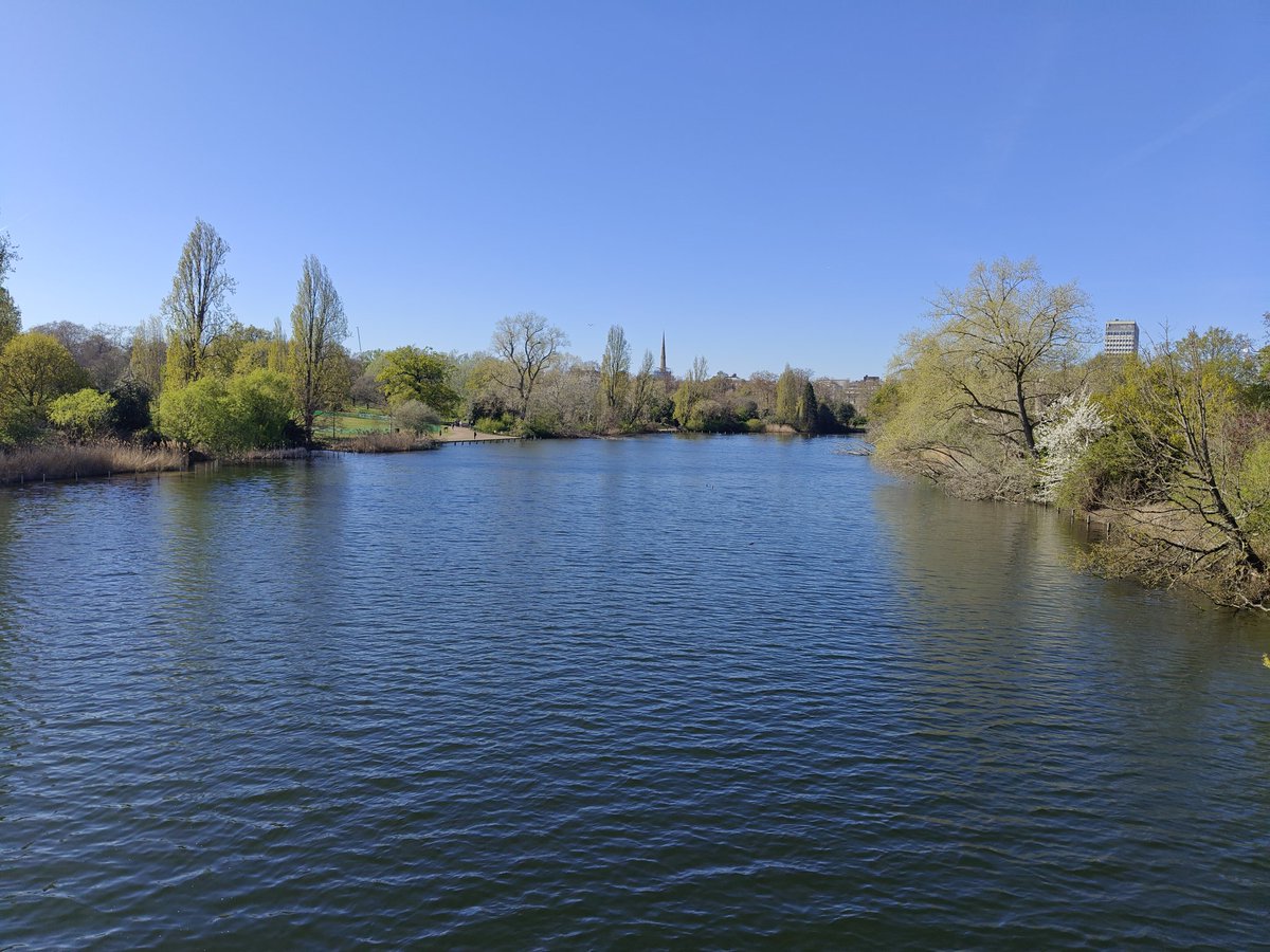 gkoutsika's tweet photo. #sundayfun with Sunday School @StSophiaLondon, walk through the park and visits to @SerpentineUK for #ArpitaSingh and #GiuseppePenone @RBKC @visitlondon https://t.co/3JUQqaDSar