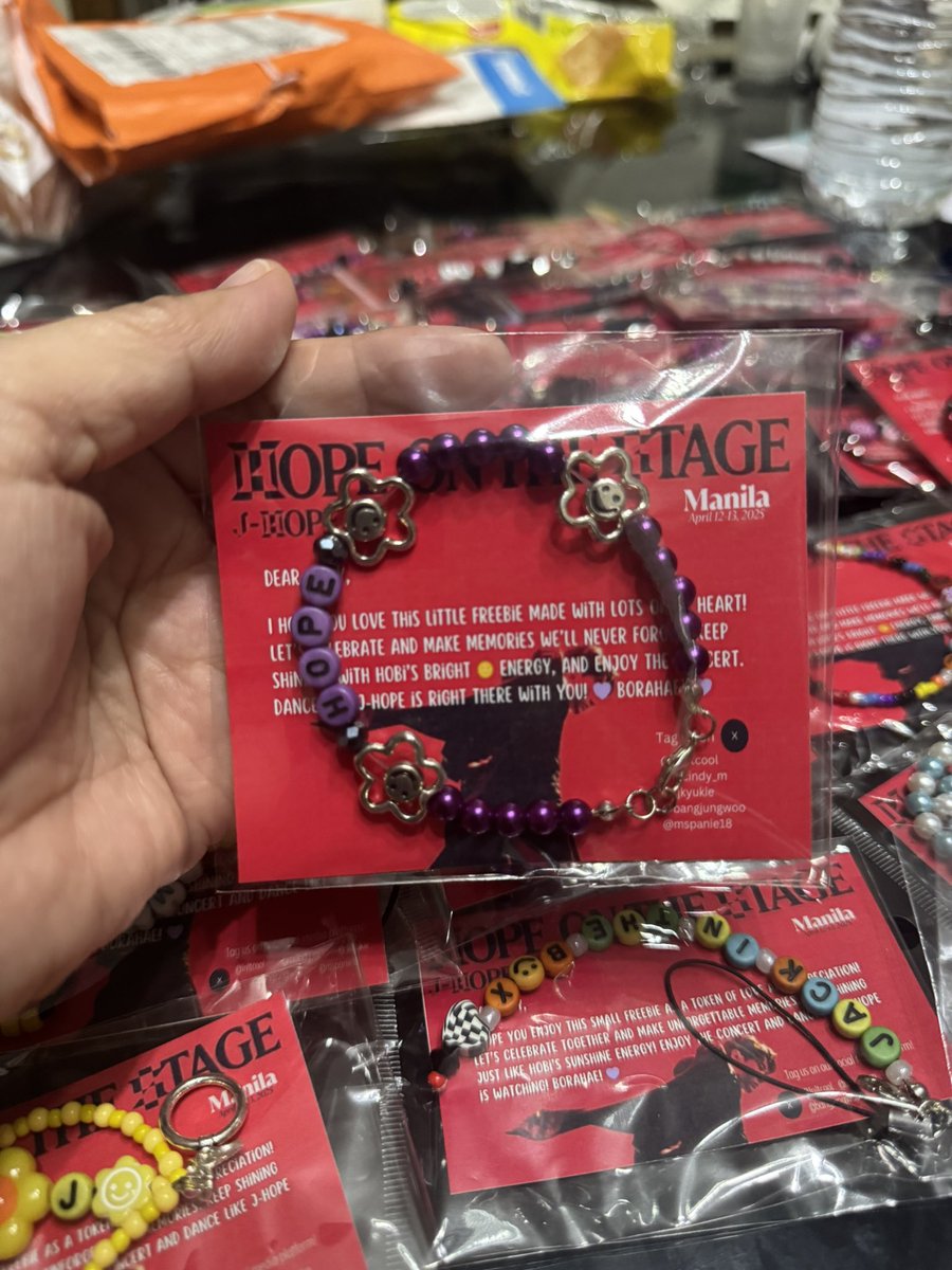 1n1tcool's tweet photo. #2
 ࣪ ˖ ⊹ ࣪𝐇𝐎𝐏𝐄 𝐎𝐍 𝐓𝐇𝐄 𝐒𝐓𝐀𝐆𝐄 𝐌𝐀𝐍𝐈𝐋𝐀 ⊹ ࣪ ˖
        ⤷ phone charms / bracelets

💜  d-1 &amp; d-2
💜  mbf, like, &amp; rt!
💜  loc: tba ! 
💜 strictly 1:1 (limited)
💜 on the spot trade on d-day
 ✿ see you! ✿

#HOPE_ON_THE_STAGE_TOUR 
#HOPE_ON_THE_STAGE_TOUR_Manila https://t.co/2YNRxF6pxN