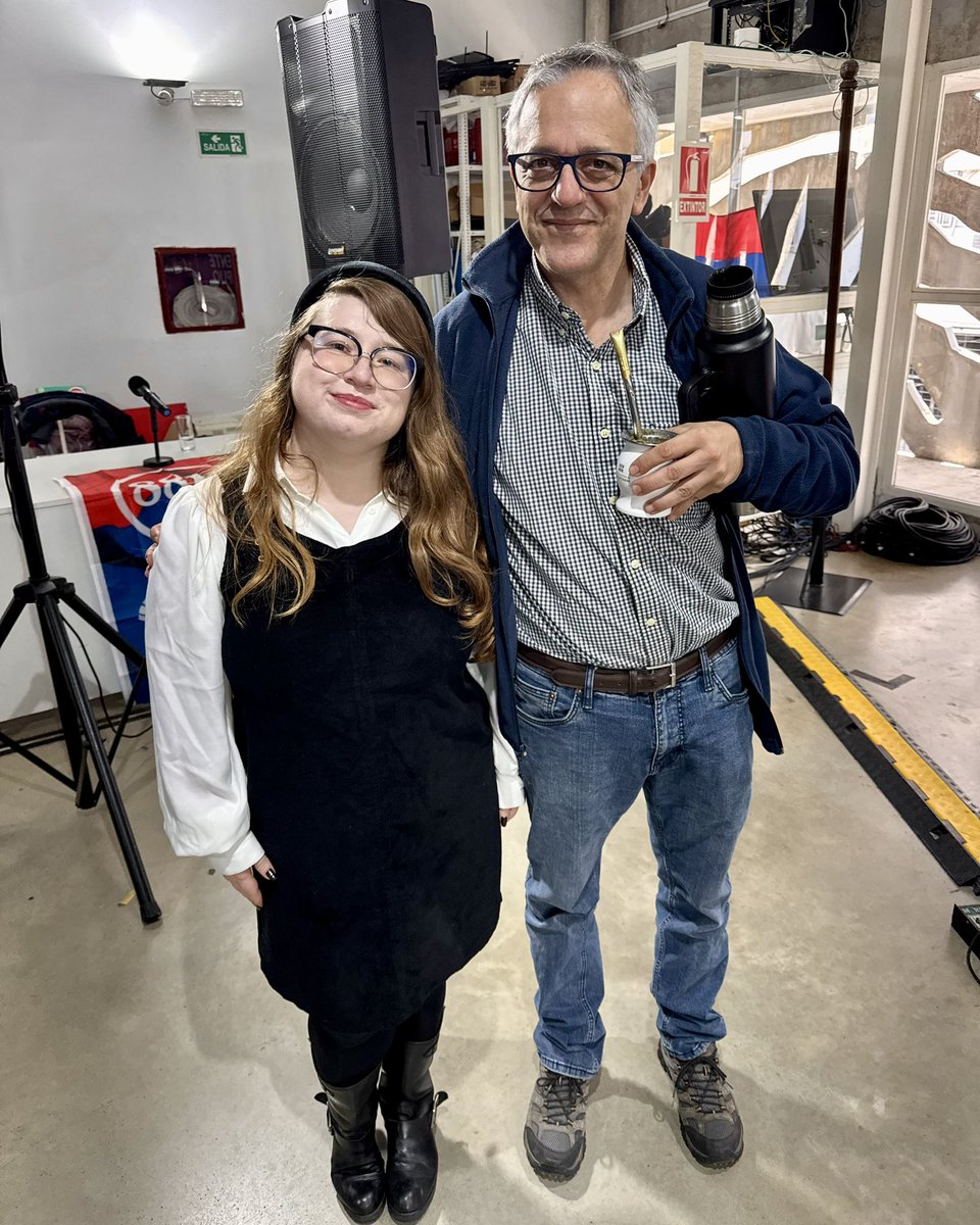 Andrea Perilli (@andrealperilli) on Twitter photo Un verdadero honor poder contar con la presencia de <a href="/RodrigoArim1/">Rodrigo Arim</a> en el encuentro “Descentralización para el Desarrollo” de la <a href="/lista8811/">Lista 8811 Uruguay con voz</a> hoy en la Huella de Seregni. ¡Gracias Rodrigo por tus reflexiones! Un verdadero honor poder contar con la presencia de <a href="/RodrigoArim1/">Rodrigo Arim</a> en el encuentro “Descentralización para el Desarrollo” de la <a href="/lista8811/">Lista 8811 Uruguay con voz</a> hoy en la Huella de Seregni. ¡Gracias Rodrigo por tus reflexiones!