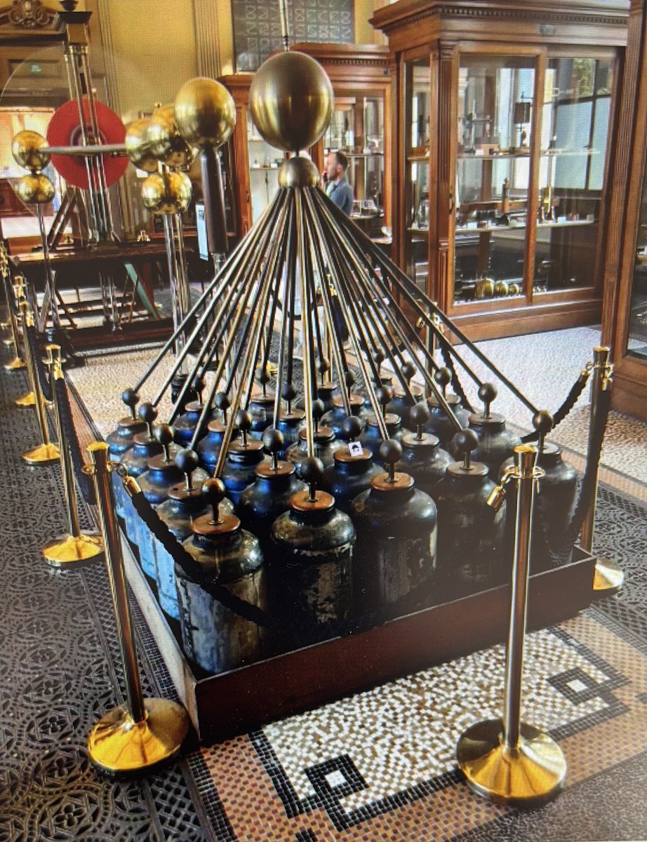 What do you see?
Search 330,000 volts machine 1784

#AncientTechnology #Giza #TeylersMuseum #ElectricHistory #VanMarum #LostKnowledge

#AncientTechnology #Giza #TeylersMuseum #ElectricHistory #VanMarum #LostKnowledge #tesla