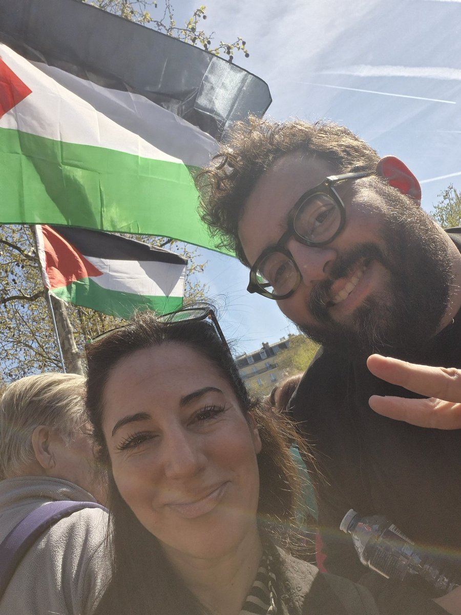 SabrinaNouri75's tweet image. Présente aujourd’hui au rassemblement contre l’extrême droite. 
Face à la haine et aux reculs sociaux, on oppose la solidarité, la justice et l’unité populaire. 
On ne lâche rien. 
#Antifasciste #StopED #LfiParis