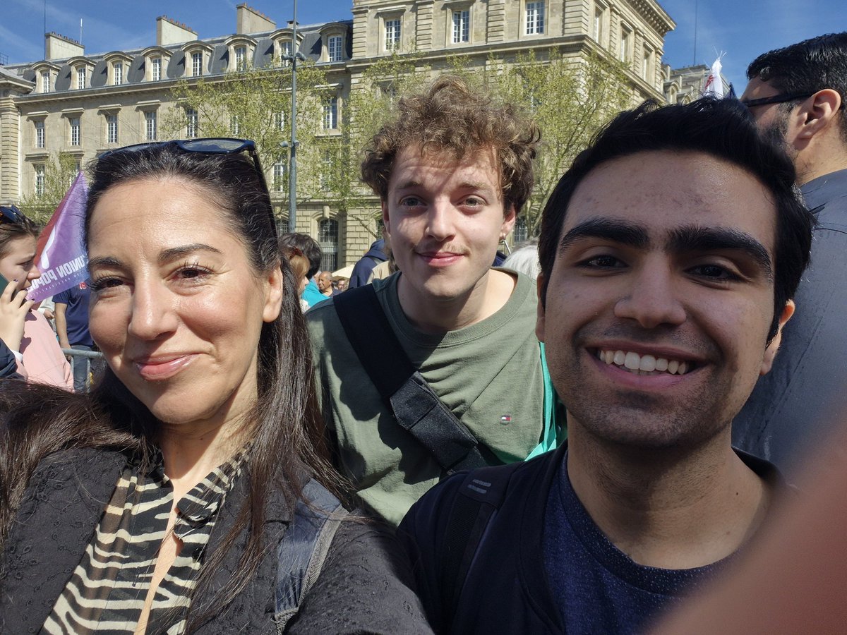 SabrinaNouri75's tweet image. Présente aujourd’hui au rassemblement contre l’extrême droite. 
Face à la haine et aux reculs sociaux, on oppose la solidarité, la justice et l’unité populaire. 
On ne lâche rien. 
#Antifasciste #StopED #LfiParis