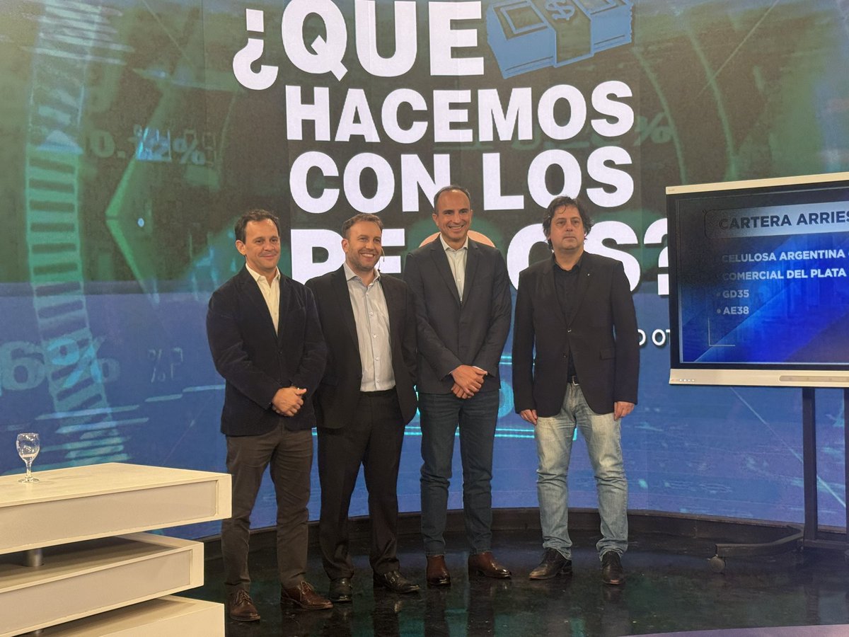 Anoche en <a href="/quehacemospesos/">¿Qué Hacemos con Los Pesos?</a>