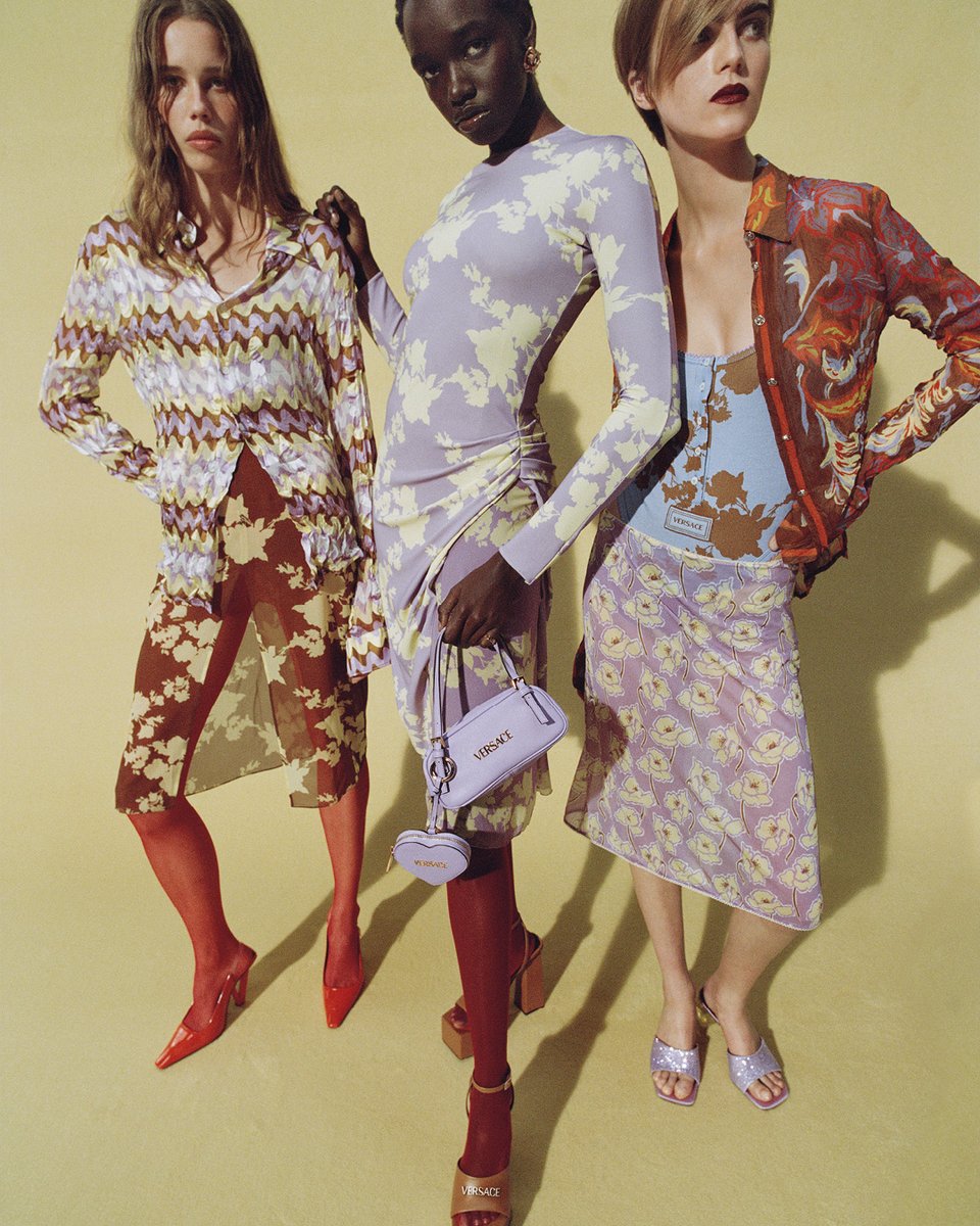 Versace's tweet photo. Accessories of the season for #VersaceSS25

Now at https://t.co/Cu93d6P9yd

#Versace https://t.co/XYOZkb1kRz