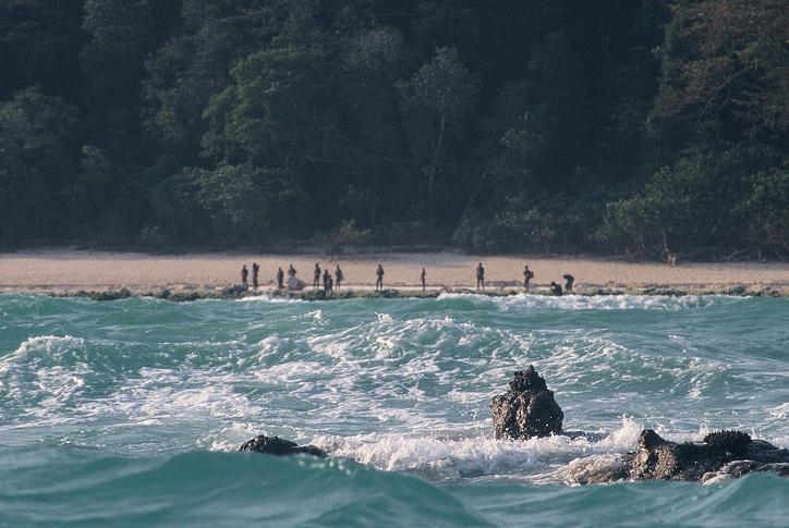 NewsAlgebraIND's tweet photo. BIG NEWS 🚨 US Youtuber arrested for illegally entering India's RESTRICTED North Sentinel Island.

Indian law prohibits travel to North Sentinel Island of Andamans.

CONCERNING 🚨 He has left a can of Diet Coke and a coconut there 😱

Sentinelese people lack immunity to modern diseases. Outsiders are not allowed.

The tribes have been living in isolation for thousands of years. 

YouTuber can face up to eight years in prison if convicted.

In 2018, a foreign missionary attempting to convert people was killed by the tribal Community.