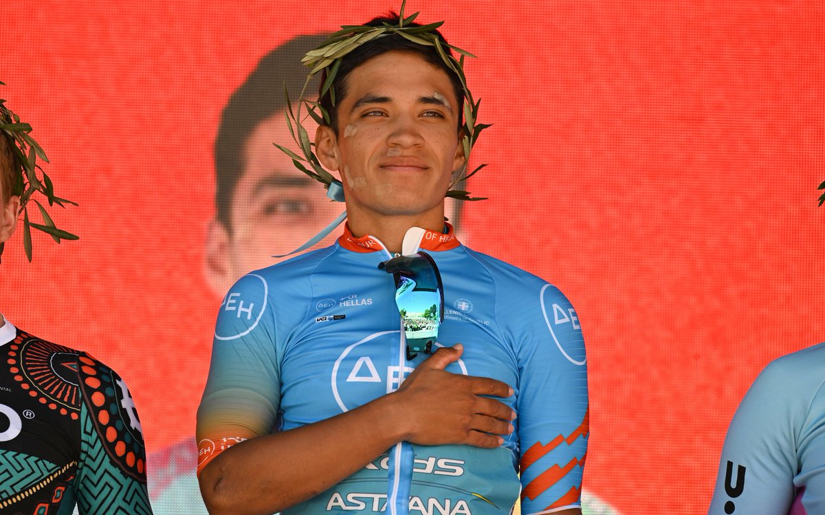 Marcelo_GalloO's tweet photo. "Contento con la victoria. Tras mi accidente en Down Under, quería recuperarme y aportar al equipo. Este proyecto me ha dado muchísimo en los últimos 4 años, y tenía muchas ganas de devolver esa confianza con éxito", Martín #López 🇪🇨 (XDS Astana), campeón Tour of Hellas.
#ToH25 https://t.co/htFFBg0CFm
