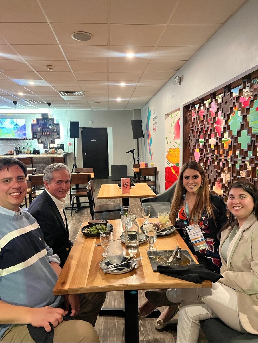 Aranza Pinedo, MD, M.Ed 🇵🇪 ツ (@aranzapinedo) on Twitter photo I’m grateful that the senior and younger generations of #Peruvian #Pathologists 🥼🔬in the US 🇵🇪🇺🇸 have found each other, support one another 🤝🏻, and are now connected,m despite living in different corners of the country 😊. Memories from #USCAP2025
#PathX <a href="/AAPPHealth/">American Association of Peruvian Physicians (AAPP)</a> I’m grateful that the senior and younger generations of #Peruvian #Pathologists 🥼🔬in the US 🇵🇪🇺🇸 have found each other, support one another 🤝🏻, and are now connected,m despite living in different corners of the country 😊. Memories from #USCAP2025
#PathX <a href="/AAPPHealth/">American Association of Peruvian Physicians (AAPP)</a>