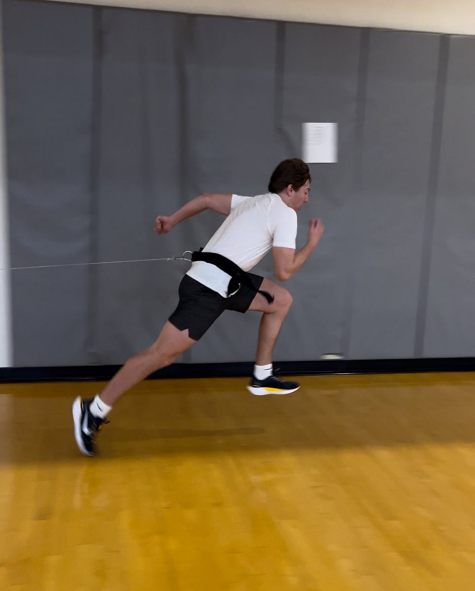 keithjferrara's tweet image. How To Build A Speed Workout For Athletes
Acceleration Emphasis
A 6 step by step process to building better speed for athletes
Let’s dive in ⬇️