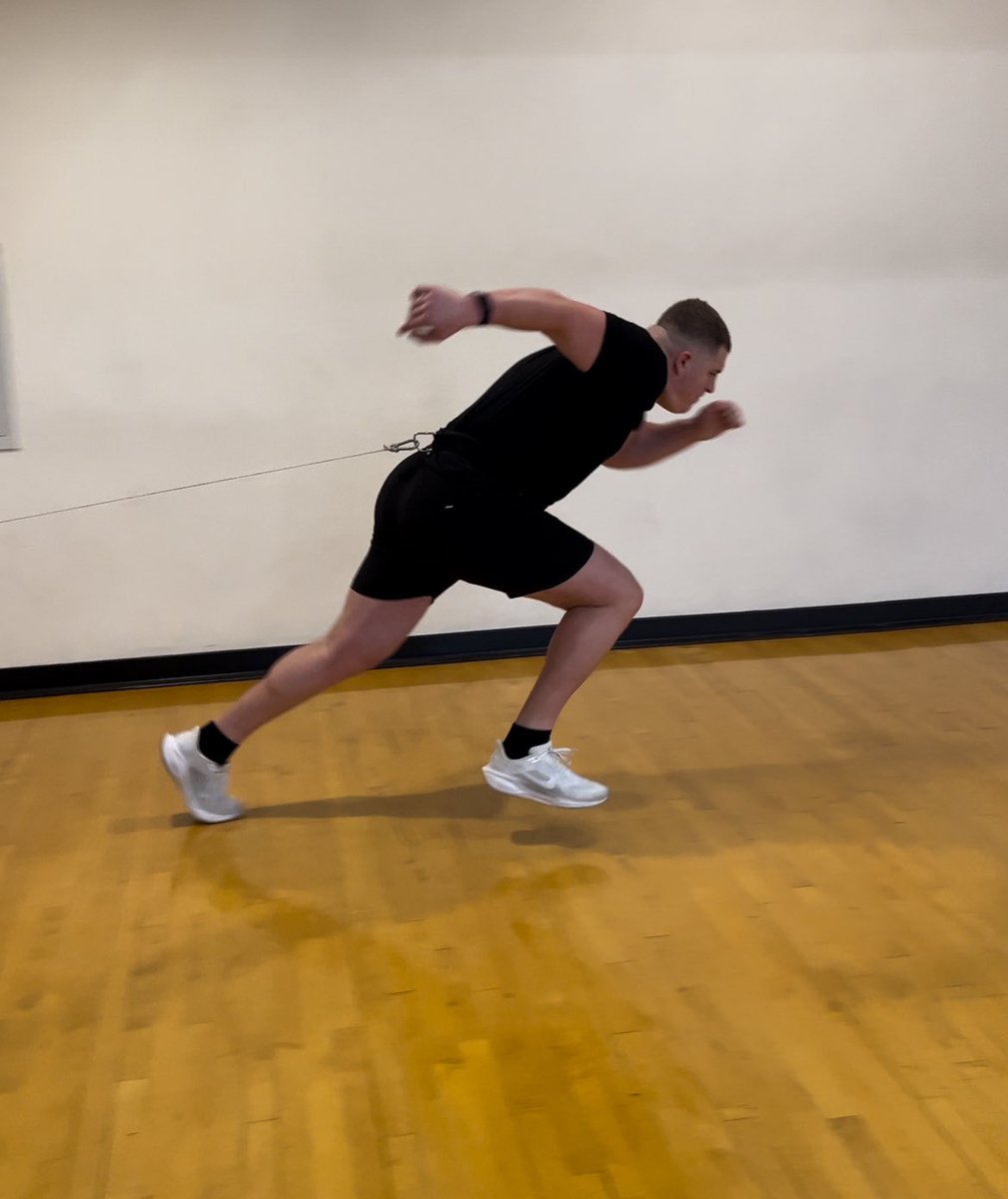 keithjferrara's tweet image. How To Build A Speed Workout For Athletes
Acceleration Emphasis
A 6 step by step process to building better speed for athletes
Let’s dive in ⬇️