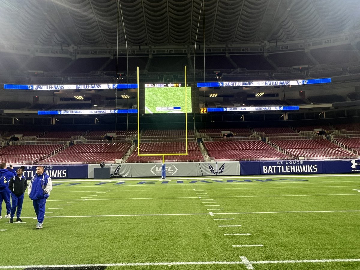 CoachNevills's tweet photo. New turf… New lights… New vibe #PackTheDome @XFLBattlehawks ⚔️ https://t.co/1vcggP6i4h