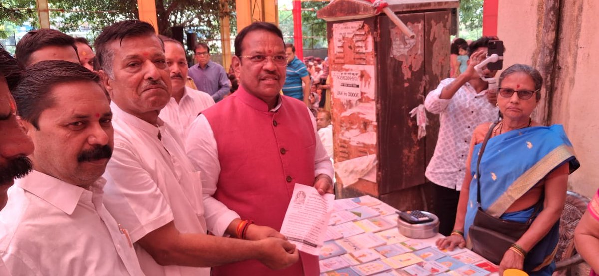 SanatanSanstha's tweet photo. 📚✨ On the sacred occasion of #ShriRamNavami, Sanatan Sanstha held an exhibition in #Pune showcasing:

📖 Spiritual books
📚 Study tools for students
🌿 Ayurveda
🕉️ Practical guides for daily spiritual living
🧠 Personality Development and Inner Purification

🙏 Shri. Shrirang Barne (@MPShrirangBarne), Member of Parliament, #Maval Constituency, #Maharashtra, paid a goodwill visit to the exhibition stall.