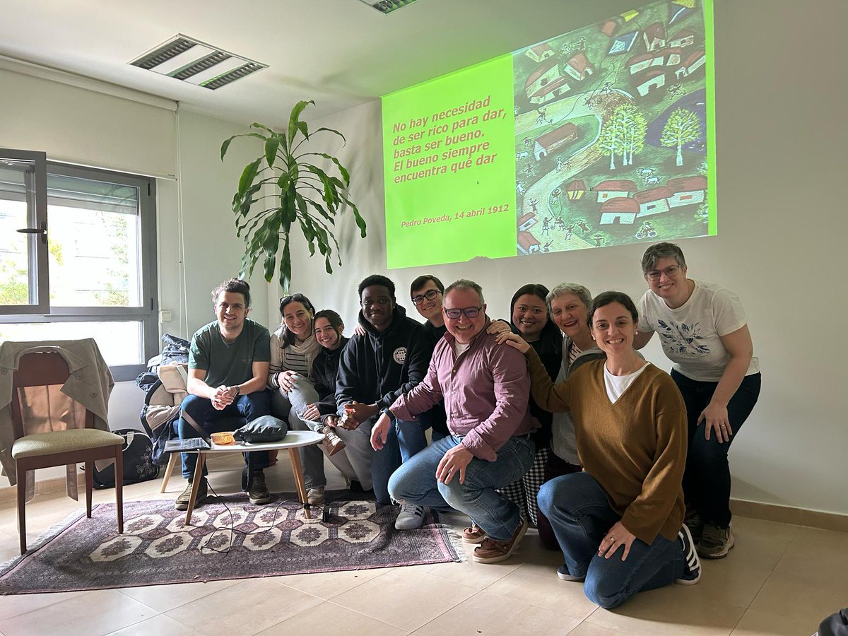 acitjoven's tweet photo. Este fin de semana del 4 al 6 de abril la Comisión Nacional de ACIT Joven ha tenido una reunión presencial en la sede de Avenida del Valle, Madrid 💚😊

Ha sido un buen momento para soñar el futuro AJ y dar pasos para ir construyéndolo. https://t.co/xc7l0gbGGL