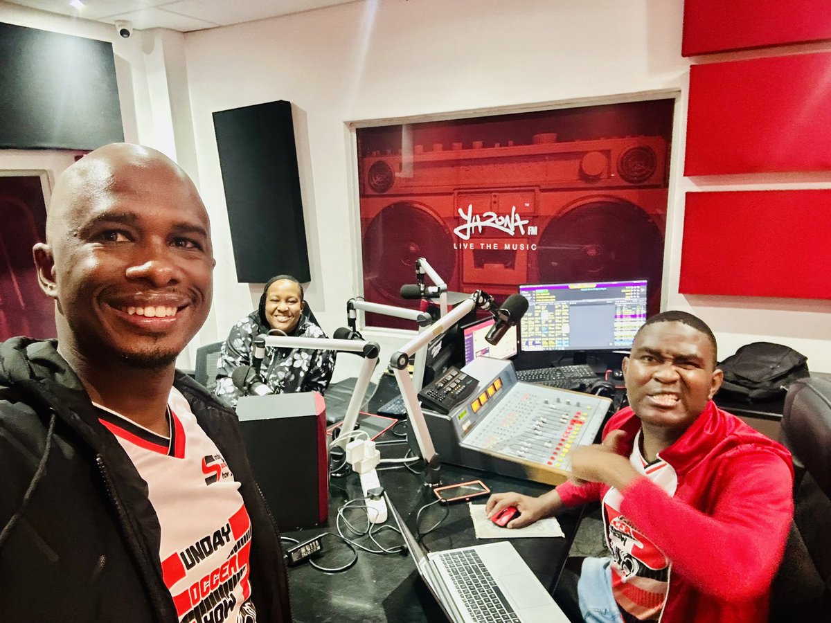 Sunday Soccer Show 6-9pm via <a href="/yaronafm/">Yarona FM</a>  📻 🔴 🎙️ with the hood goon <a href="/FoxPhatsimo/">Kagiso Fox Phatsimo</a>  alongside <a href="/KellsSoFab/">Kells Pablo Walebowa</a>  <a href="/MeltonMokete/">#Division1&2</a>  <a href="/KingMolfO/">Molefhi K Obenne</a>  and myself #LiveTheMusic