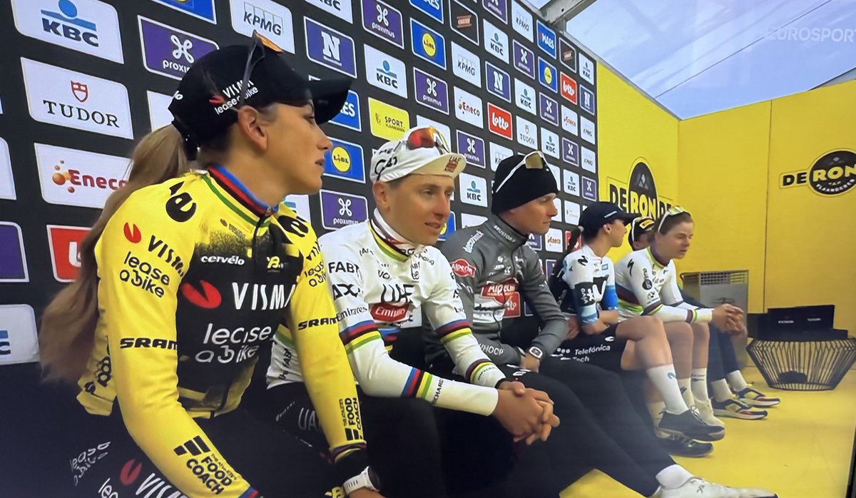 <a href="/olltdf/">olly</a> (the best I could do)