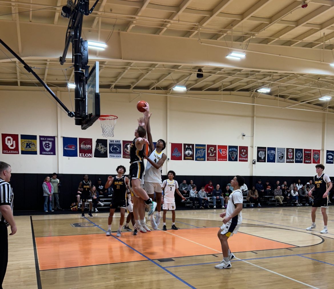 SuperPreps's tweet photo. Another basketball basketball buffet @zg_newengland @NERRHoops #NEFC https://t.co/j0FEP0poXF