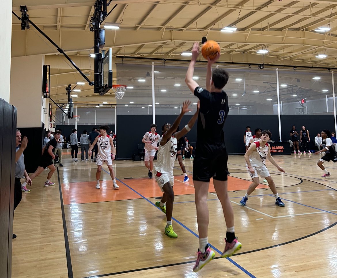 SuperPreps's tweet photo. Another basketball basketball buffet @zg_newengland @NERRHoops #NEFC https://t.co/j0FEP0poXF