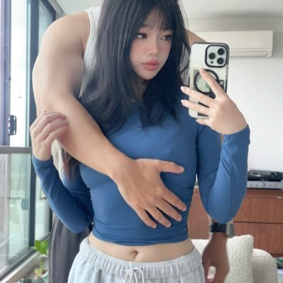 Viens on se branle en dm petite suceuse !! 

Come in dm to stroke my cock!! Fucking slut !!

Wankbattle wankchat goon feed dm open pumping pump gooning feeding switch cuckold cuck cucky